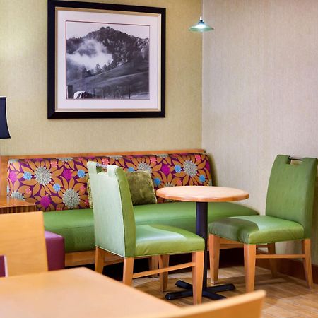 Hampton Inn Harrisonburg - University Buitenkant foto
