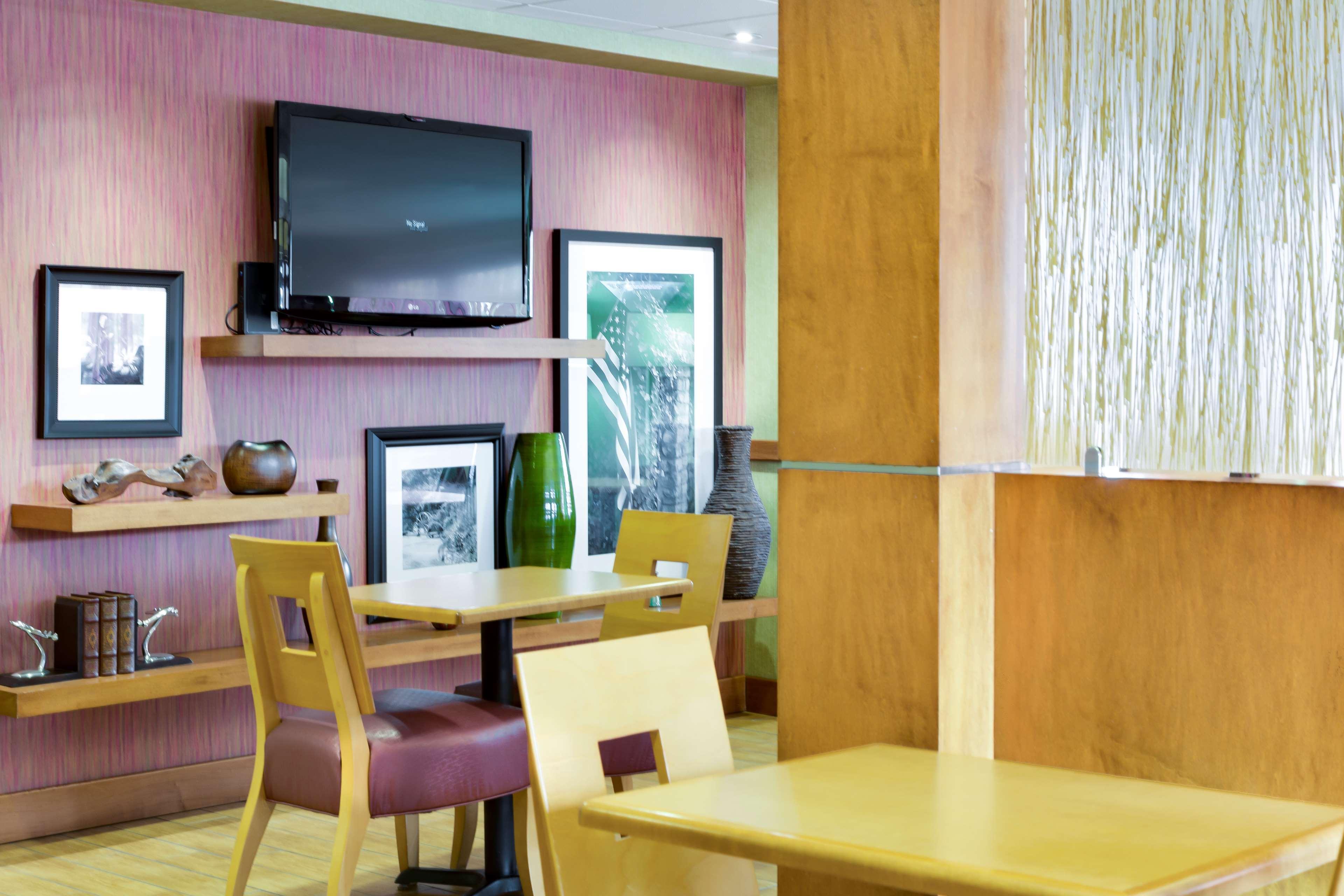 Hampton Inn Harrisonburg - University Buitenkant foto